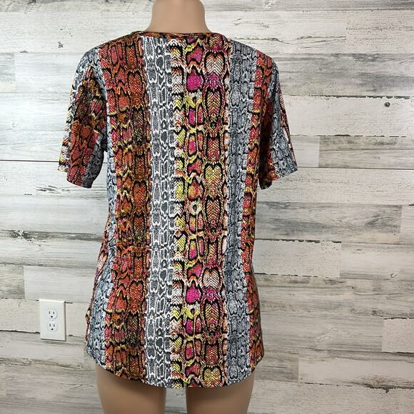 New Lucky & Blessed Animal Print Keyhole Neck Soft Stretchy Tee Women’s Size L - Picture 2 of 6